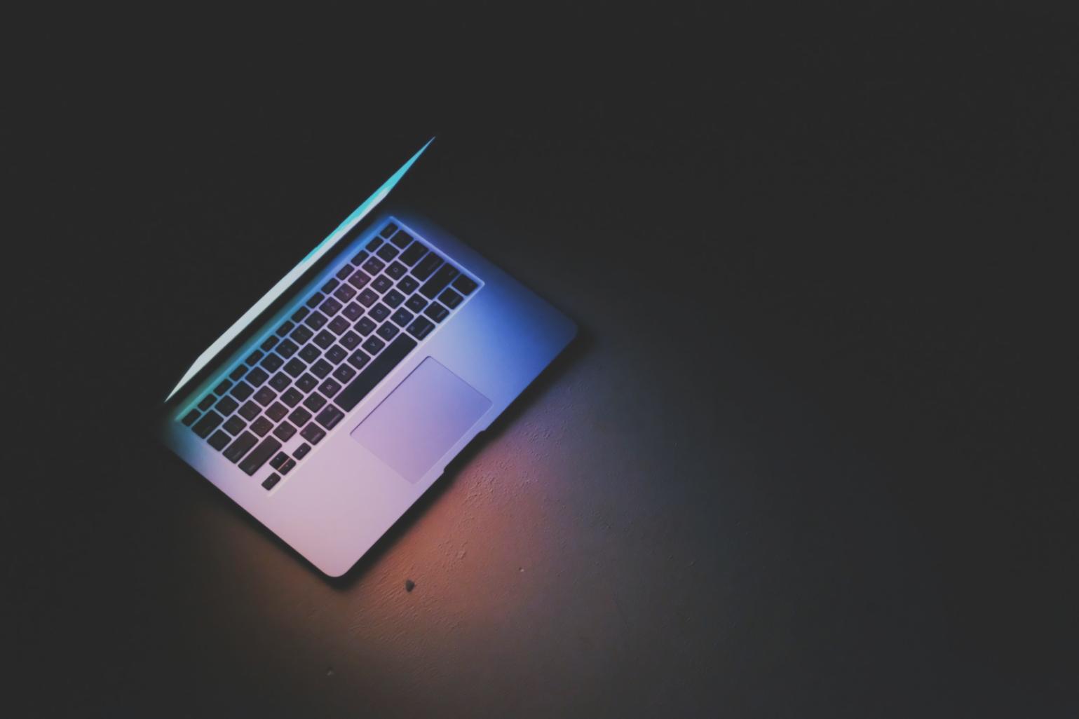 Analyse-Dashboard für Website-Traffic-Daten